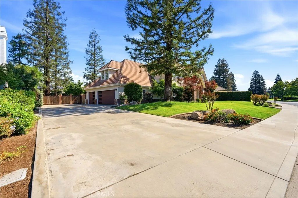 House in Visalia, California, United States 3 - 17835371