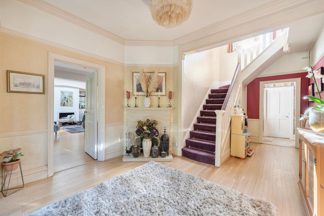 House in Kenley, London Borough of Croydon, England 2 - 17835450