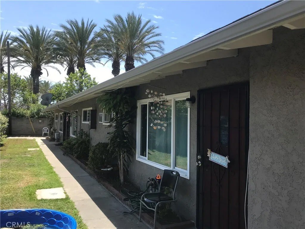 Santa Ana, California, United States 2 - 17835380