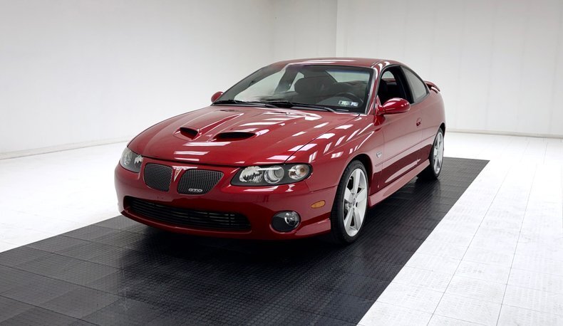 Coupe in Morgantown, United States 1 - 17835409