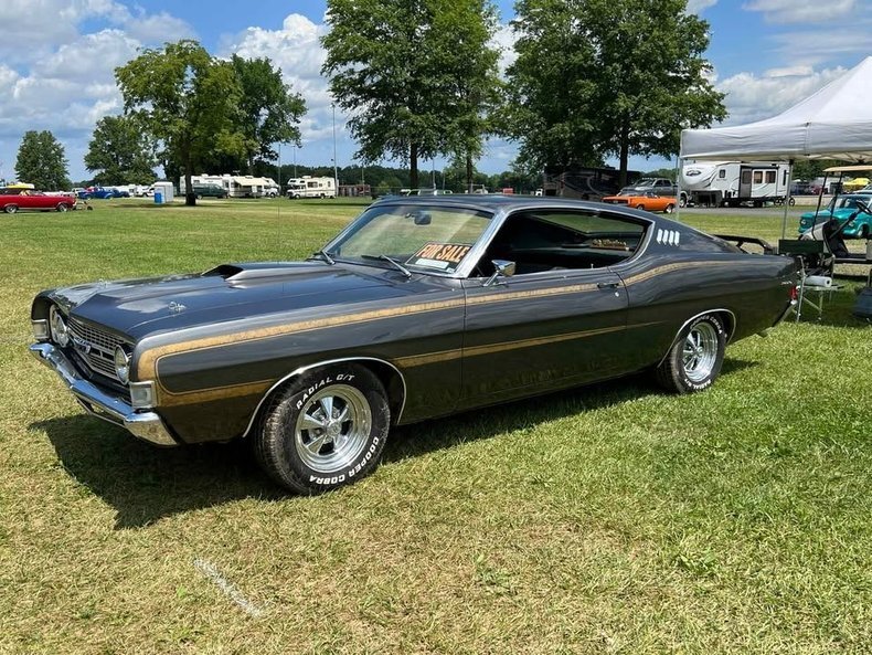 Coupe in Glendale, United States 1 - 17835290