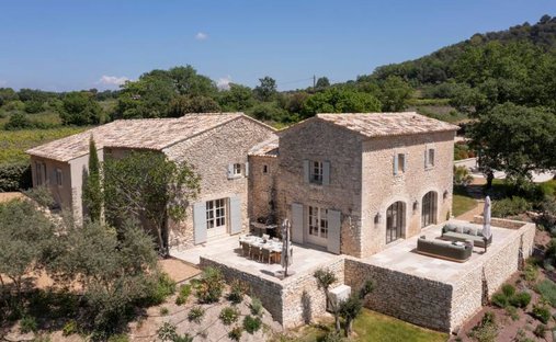 Estate in Ménerbes, Provence-Alpes-Côte d'Azur, France 1