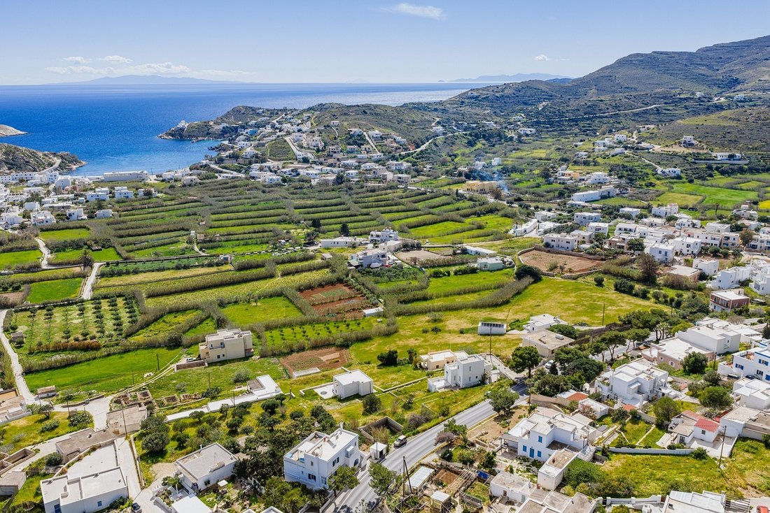 Land in Syros, Aegean, Griechenland 1 - 17835201