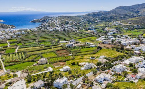 Land in Syros, Aegean, Griechenland 1