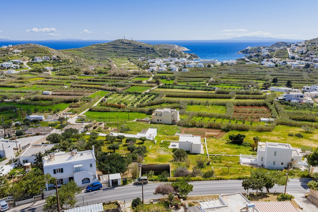 Land in Syros, Aegean, Griechenland 2 - 17835201