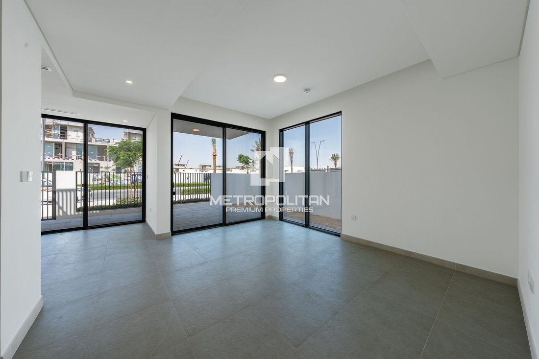 Townhouse in Mina Jebel Ali, Dubai, United Arab Emirates 2 - 17008321