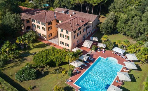 Villa in Poveromo, Massa, Italien 1