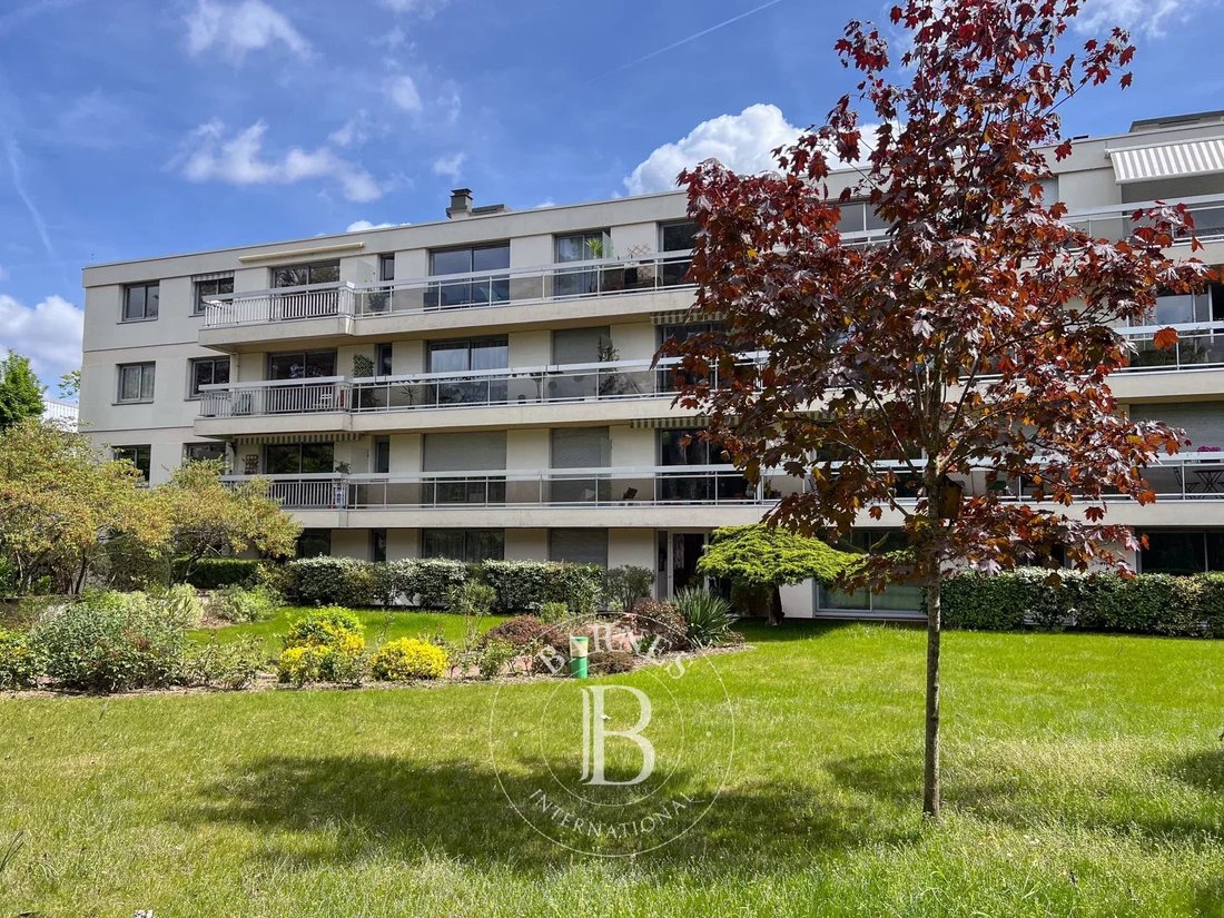Apartment in Chatou, Ile-de-France, France 1 - 17835607