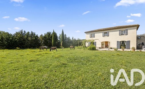 House in Ouest, Fuveau, France 1