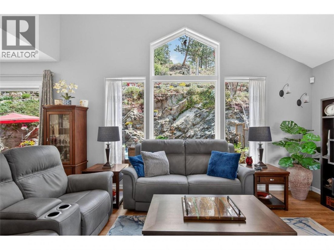 House in Okanagan Falls, British Columbia, Canada 5 - 17835543