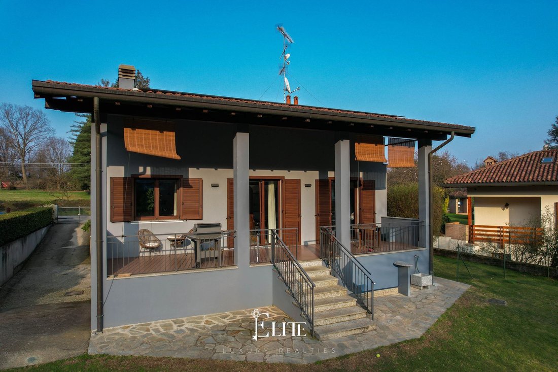 Villa in Dormelletto, Piedmont, Italy 1 - 17835624