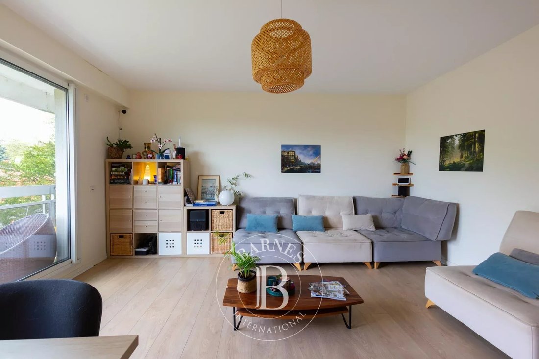Apartment in Chatou, Ile-de-France, France 3 - 17835607