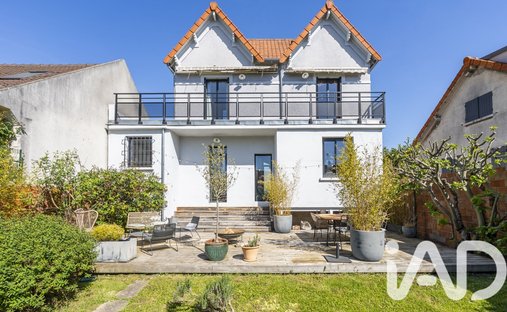 House in Bretagne, Chevilly-Larue, France 1
