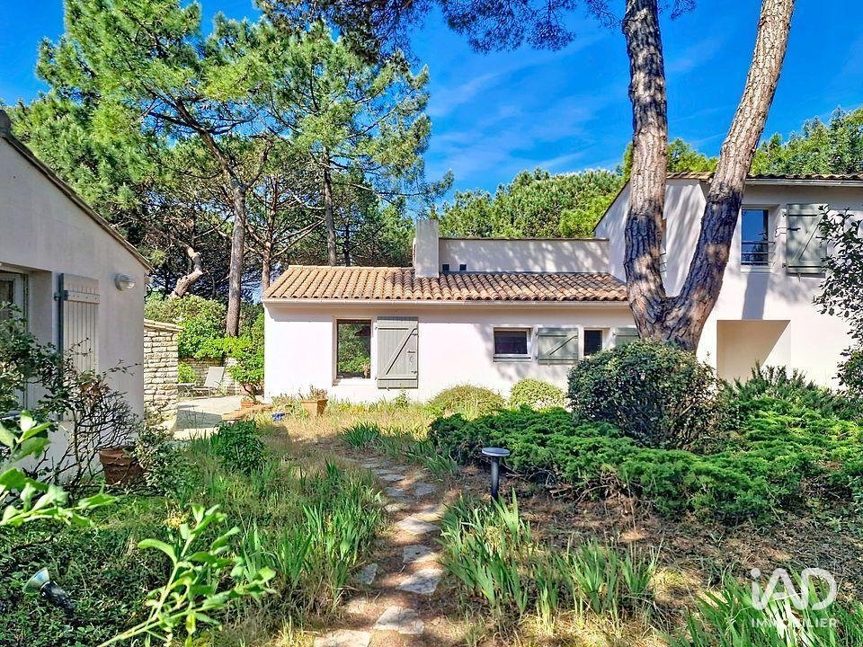 House in Les Portes-en-Ré, Nouvelle-Aquitaine, France 1 - 17836330