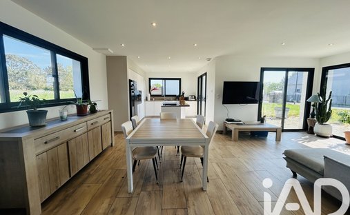 House in Saint-Pair-sur-Mer, Normandy, France 1