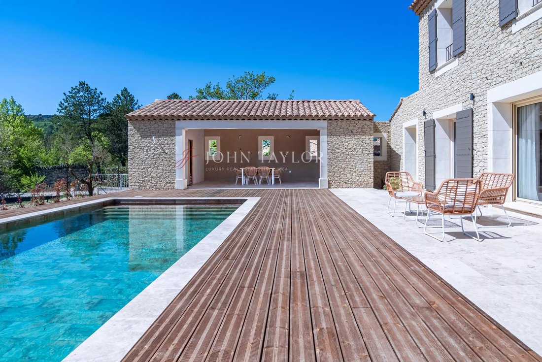 House in Gordes, Provence-Alpes-Côte d'Azur, France 3 - 17835503