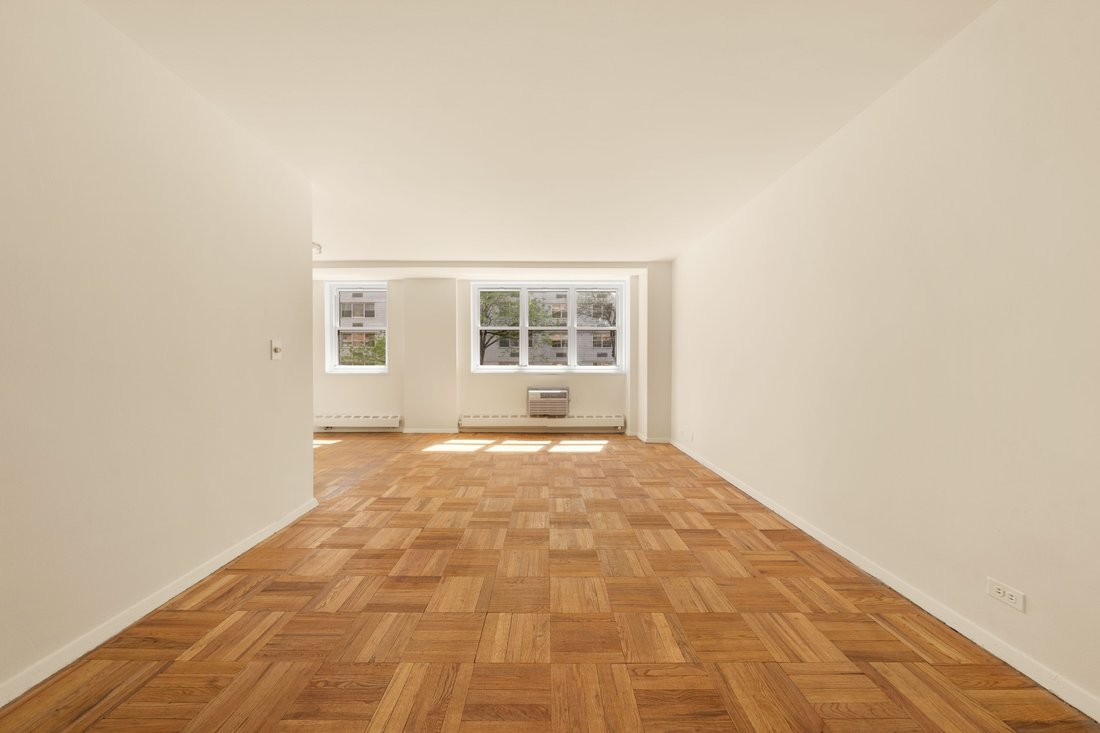House in New York, New York, United States 2 - 17835632