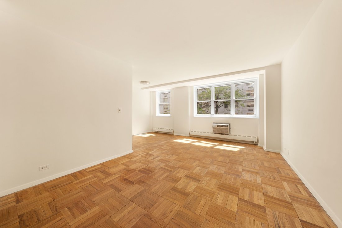 House in New York, New York, United States 3 - 17835632