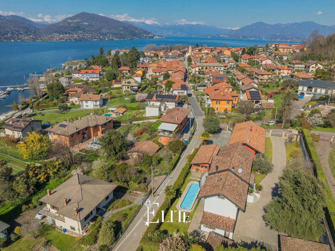 Villa in Ranco, Lombardy, Lombardy, Italy 1 - 17835493