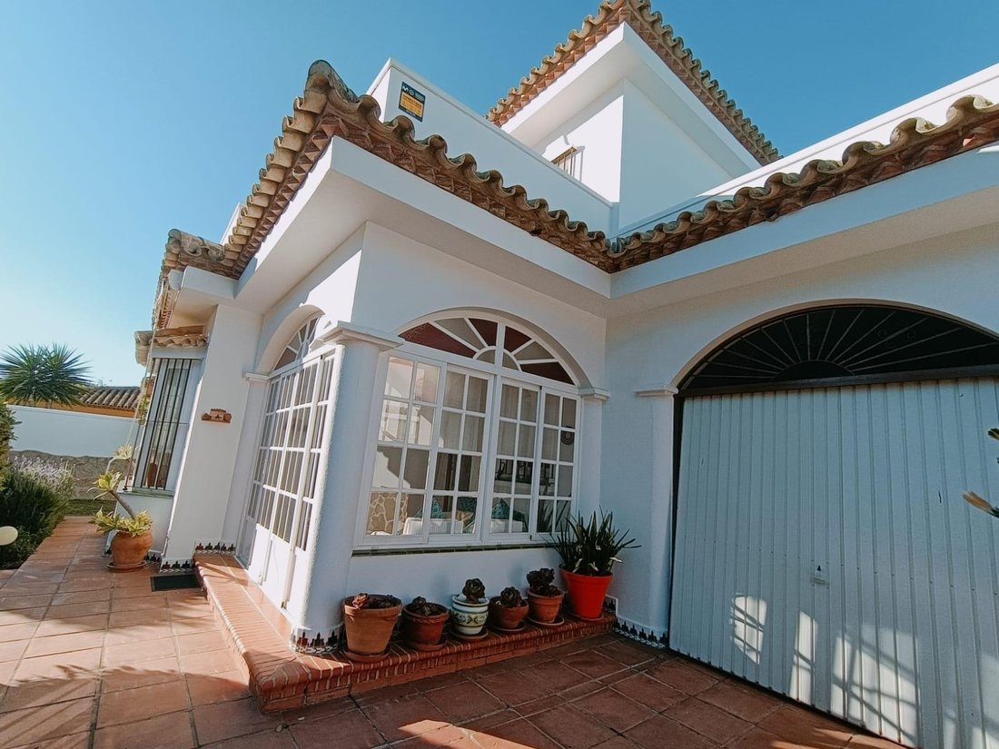 Chalet in Chiclana de la Frontera, Andalusia, Spain 3 - 17835898