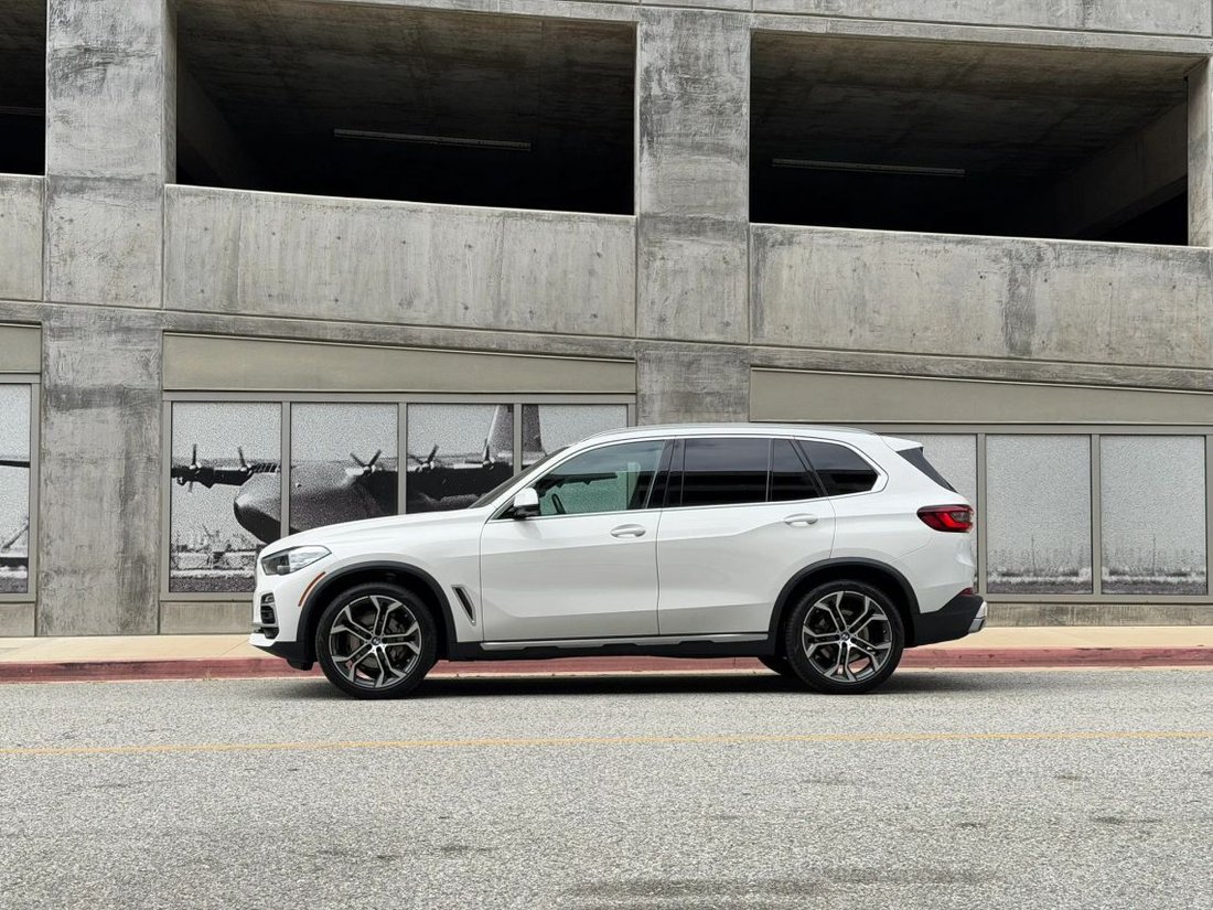 Suv in Inglewood, CA, United States 5 - 17835759