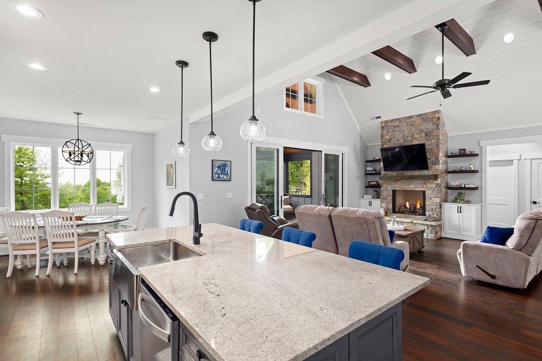 House in Laurel Park, North Carolina, United States 4 - 17835741