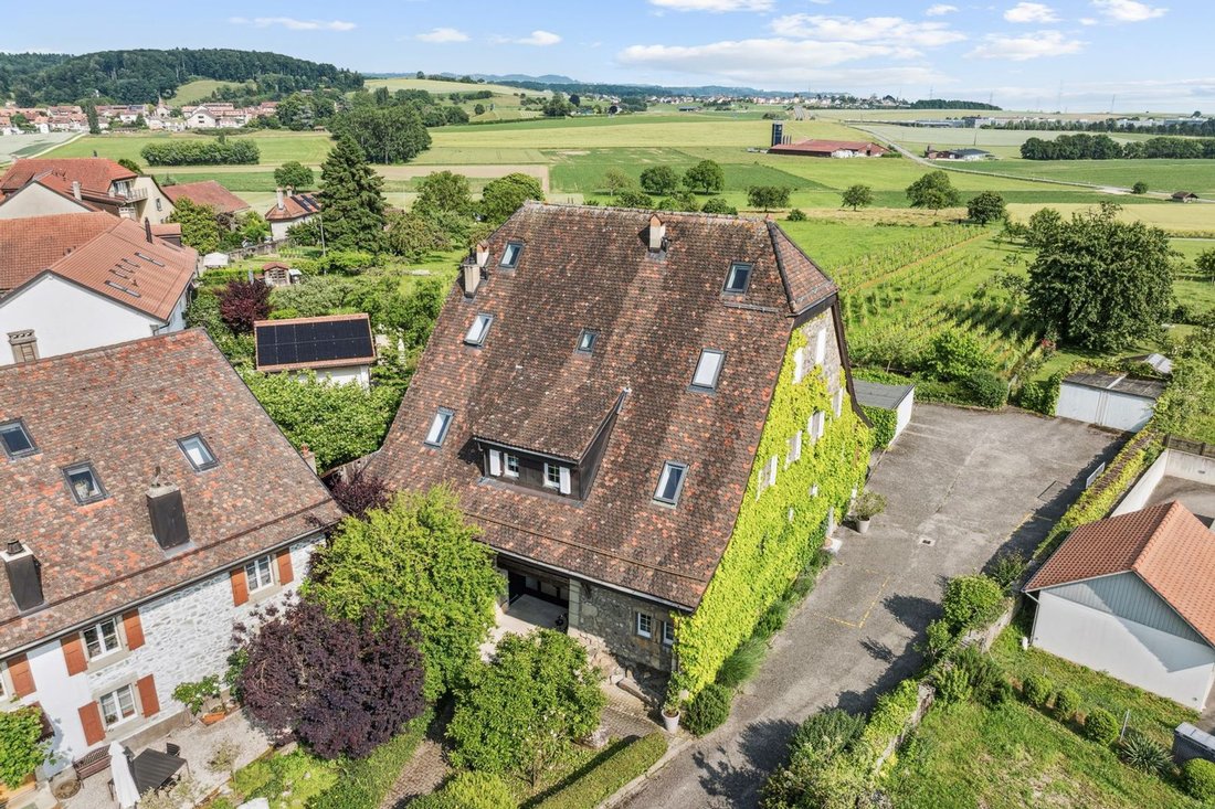 5.5 Rooms In A Charming Small Condominium 15 Minutes From Lausanne