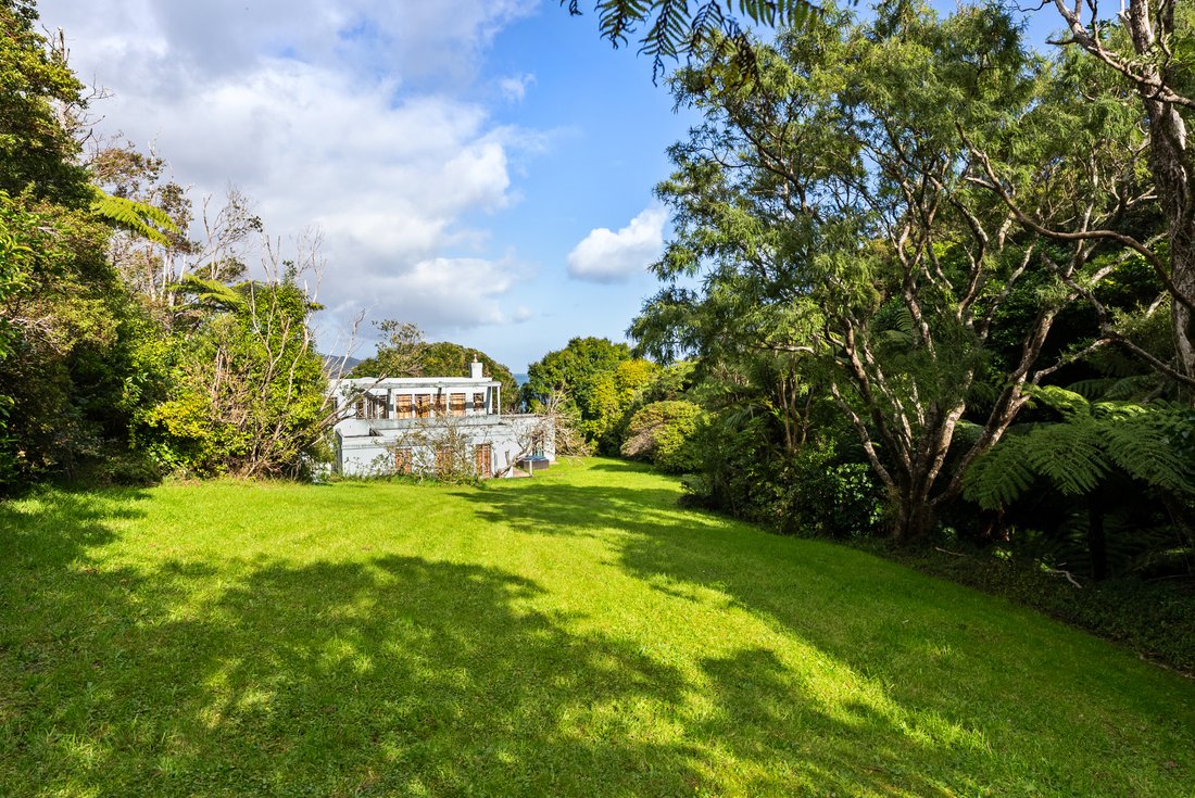Lower Hutt, Wellington, New Zealand 4 - 17835966