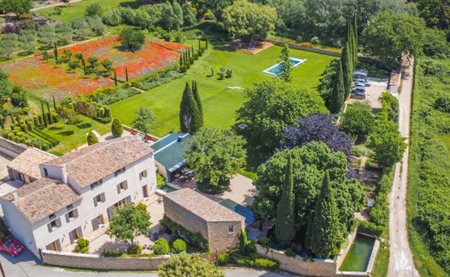 House in Vaugines, Provence-Alpes-Côte d'Azur, France 1