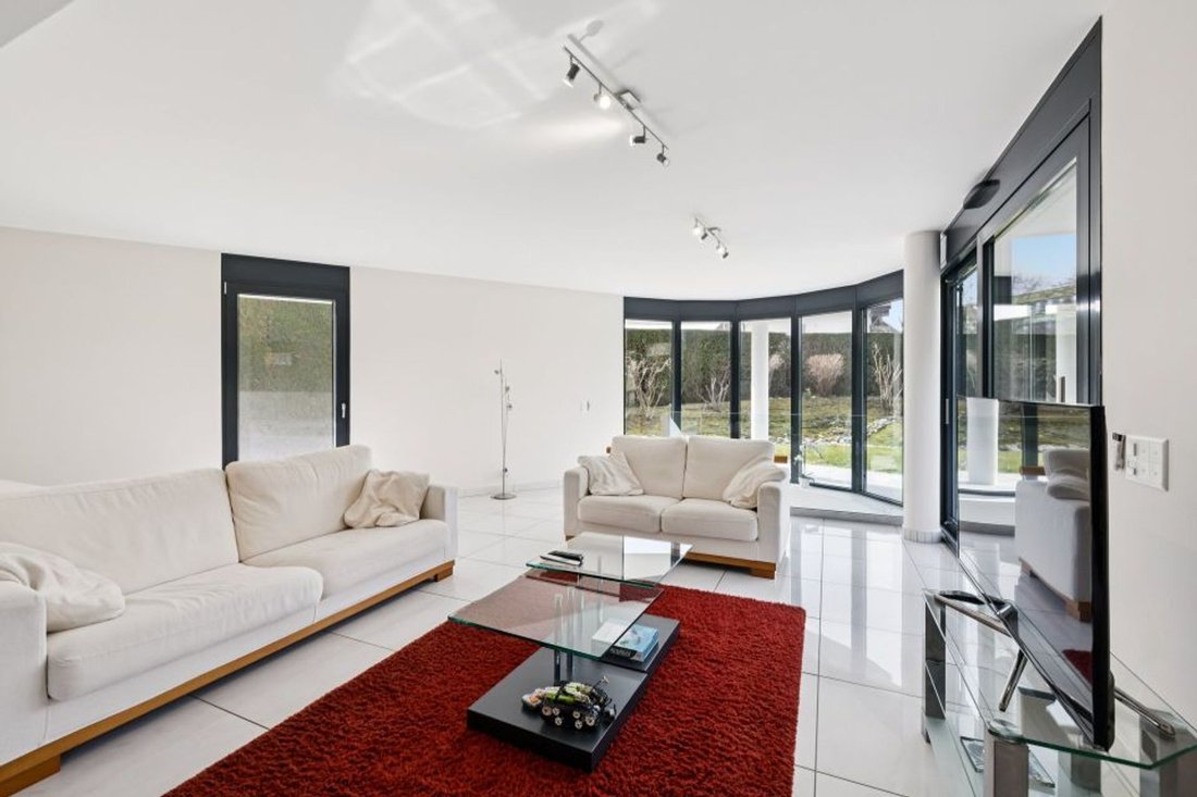 Haus in Nyon, Waadt, Schweiz 1 - 17387309