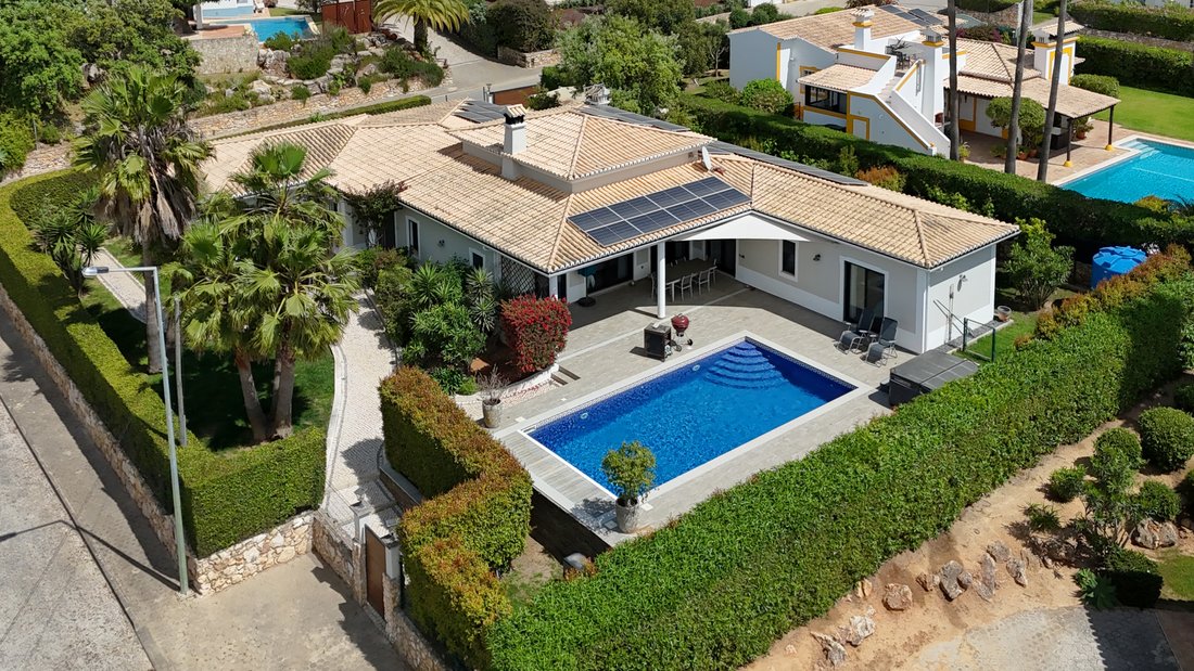 Villa in Lagoa e Carvoeiro, Algarve, Portugal 2 - 17836223