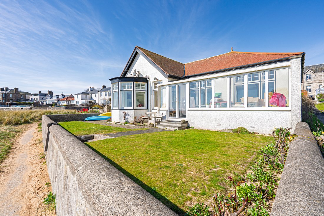 Bungalow in Fife, Scotland 5 - 17836159