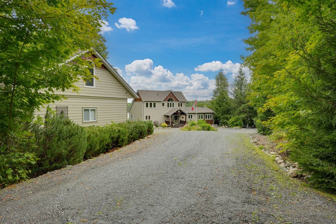 House in Parry Sound, Ontario, Canada 3 - 17836228