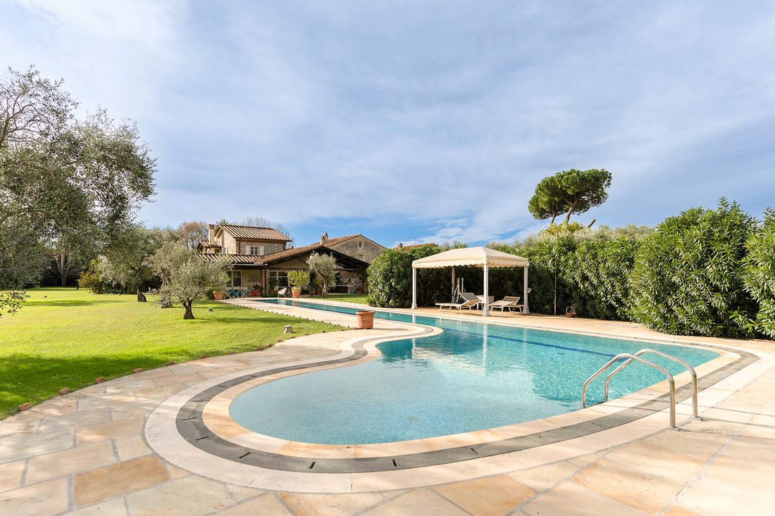 Country House in Center, Forte dei Marmi, Tuscany 1 - 17836279