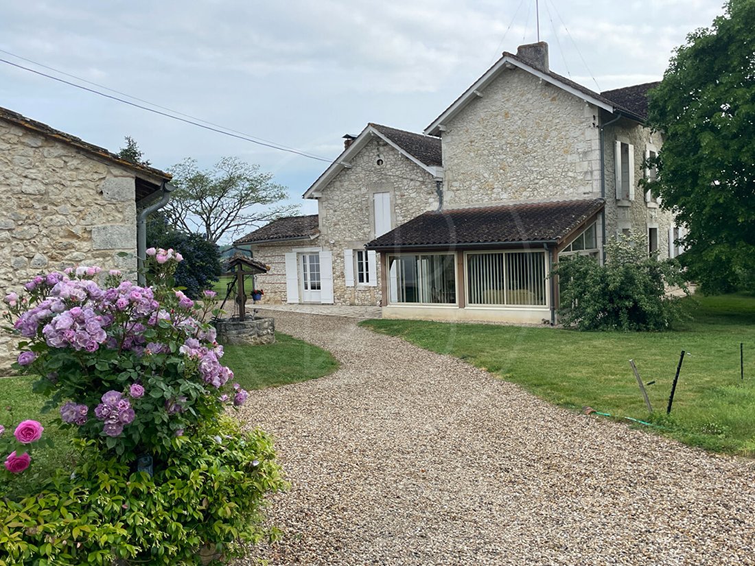 Villa in Sainte-Foy-la-Grande, Nouvelle-Aquitaine, France 3 - 17837266