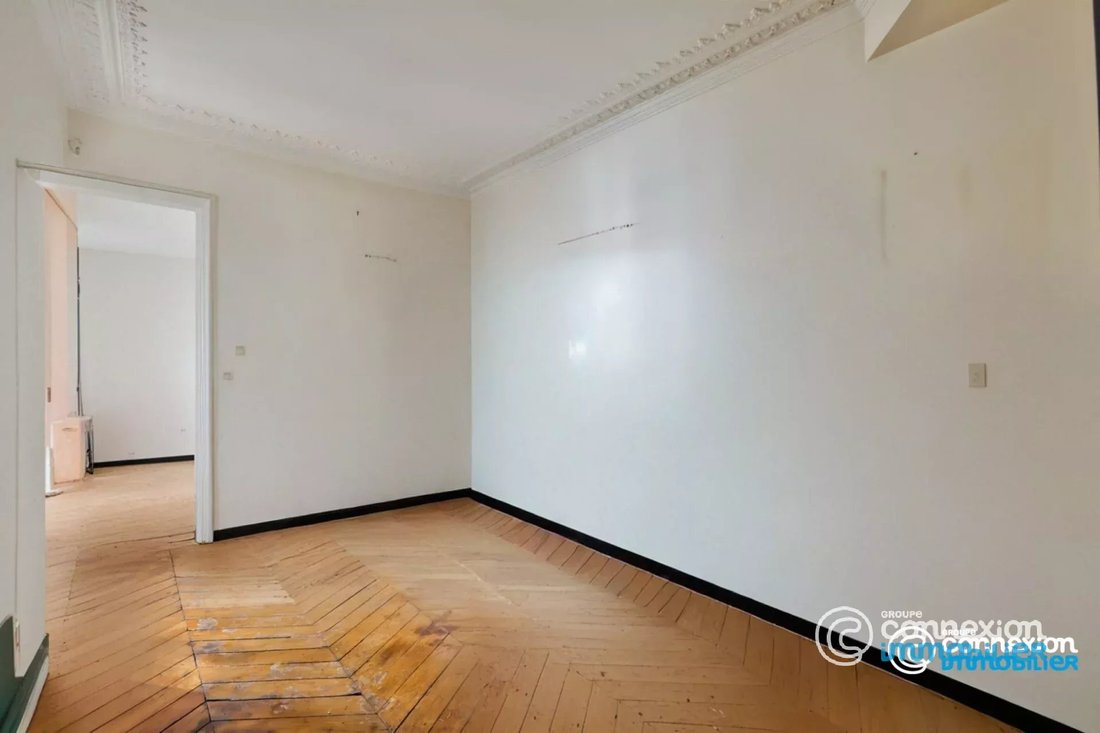 Apartment in Clichy-Trinité, Paris 9e Arrondissement, Paris 4 - 17837538