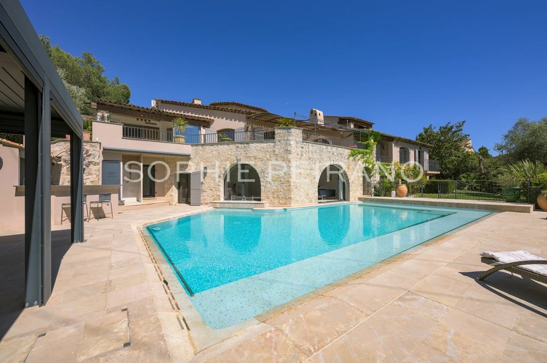 Villa in Mougins, Provence-Alpes-Côte d'Azur, France 1 - 17837485