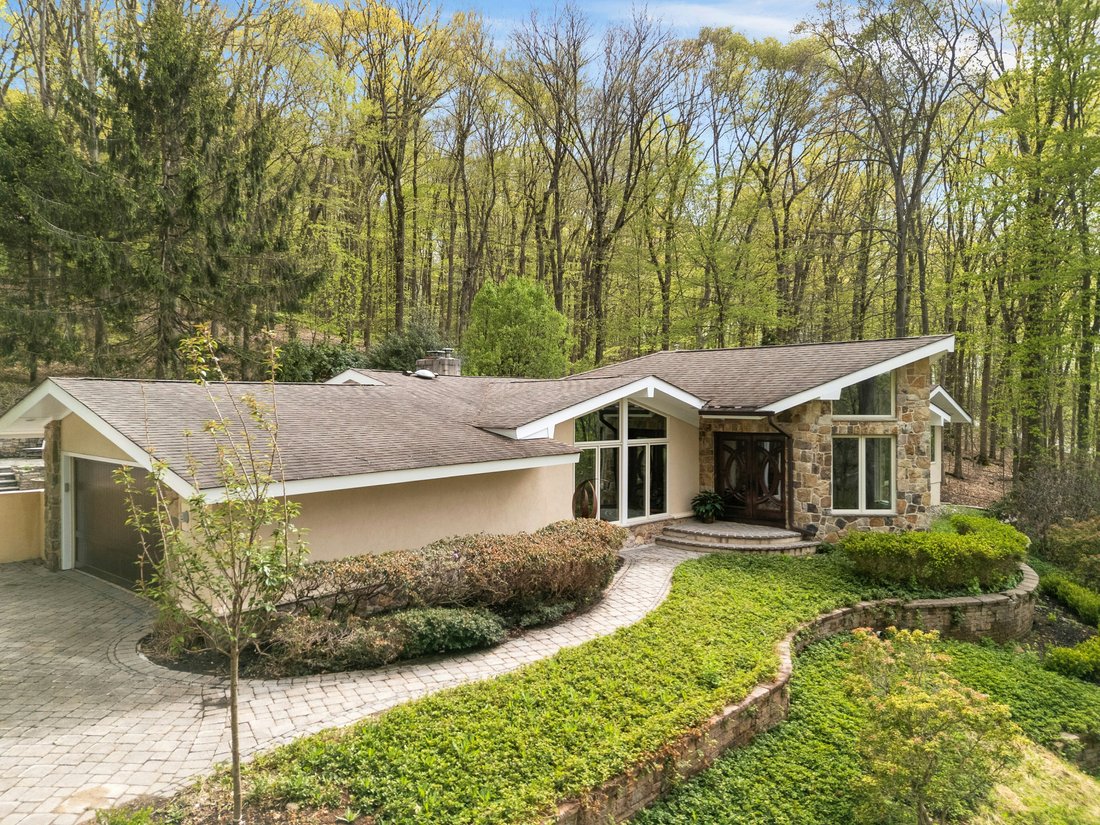 House in Mendham, New Jersey, United States 2 - 17837469