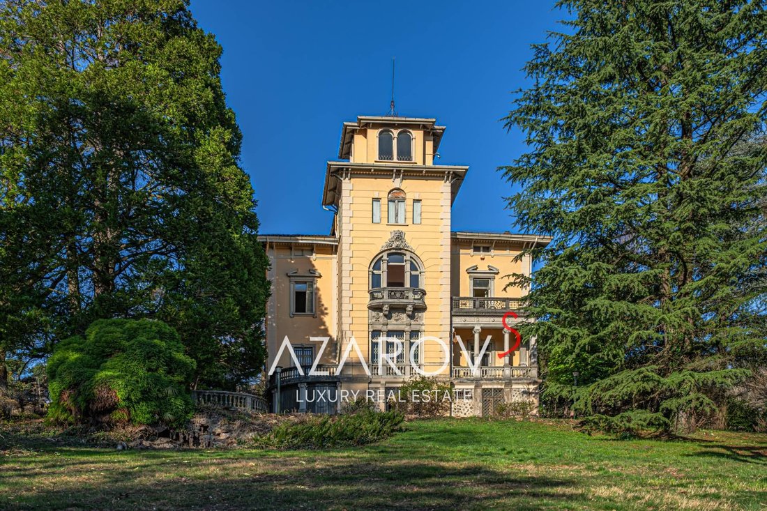 Villa in Cadegliano-Viconago, Lombardy, Italy 1 - 17357199