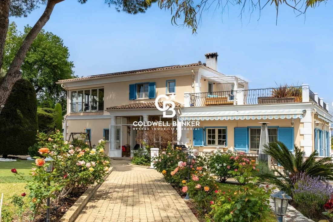 Villa in Saint-Paul-de-Vence, Provence-Alpes-Côte d'Azur, France 4 - 17837352