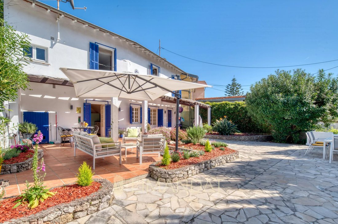 Villa in Menton, Provence-Alpes-Côte d'Azur, France 1 - 17837194