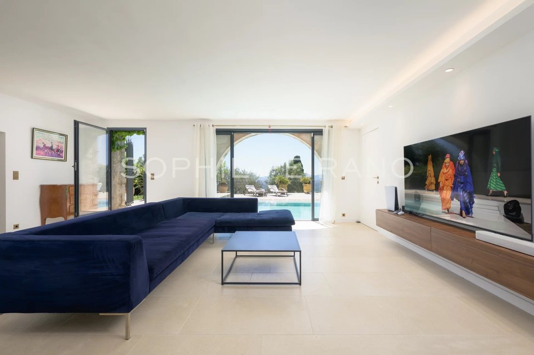 Villa in Mougins, Provence-Alpes-Côte d'Azur, France 5 - 17837485