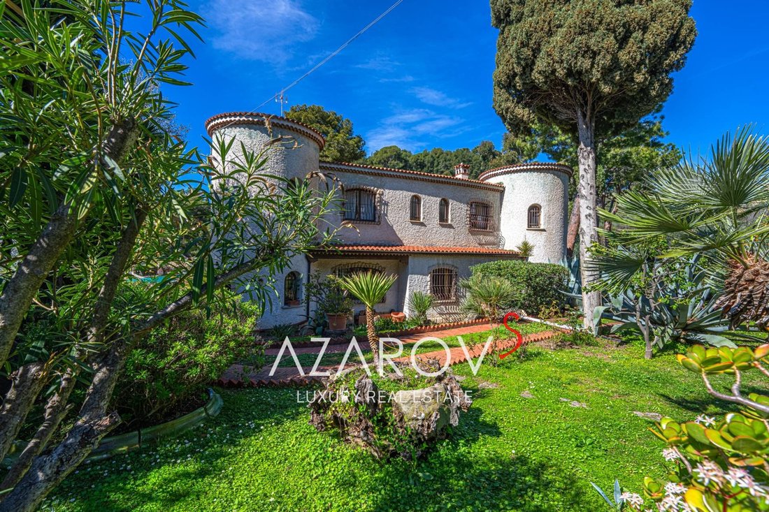 Villa in Bordighera, Liguria, Italy 1 - 13970544