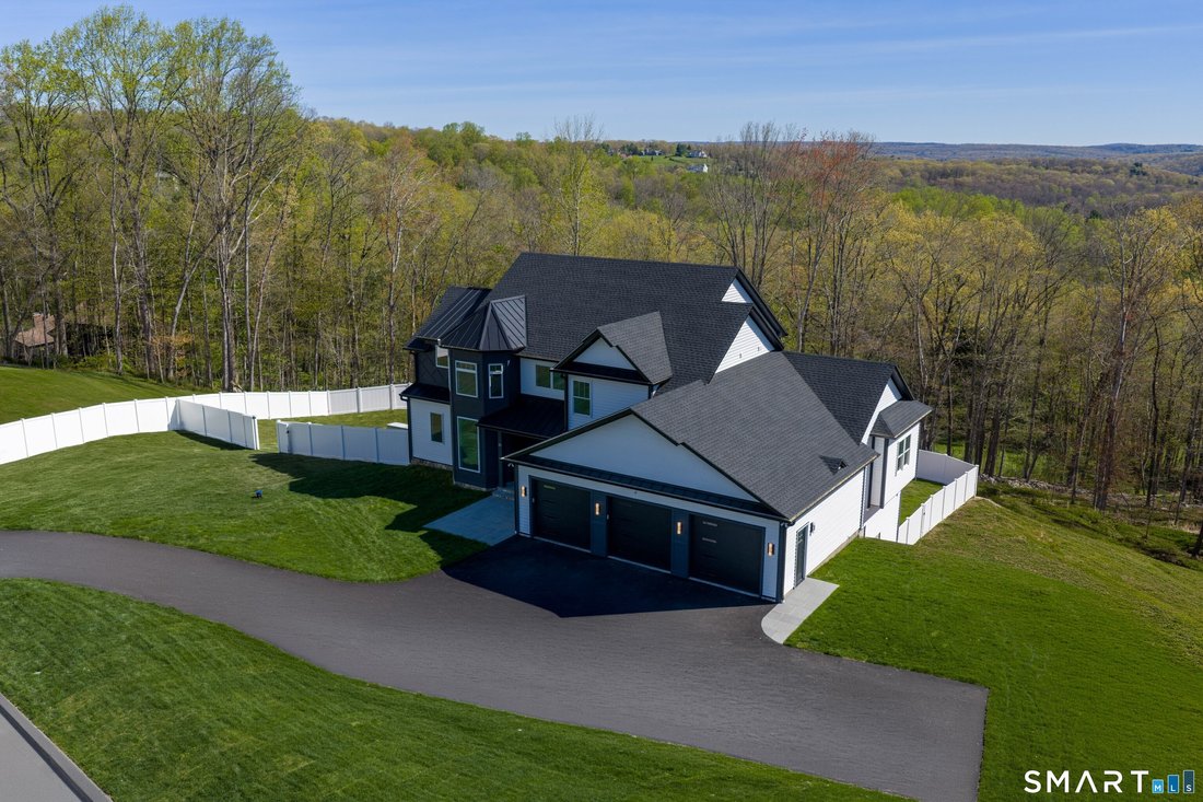 Brookfield, Connecticut, United States 5 - 17836260