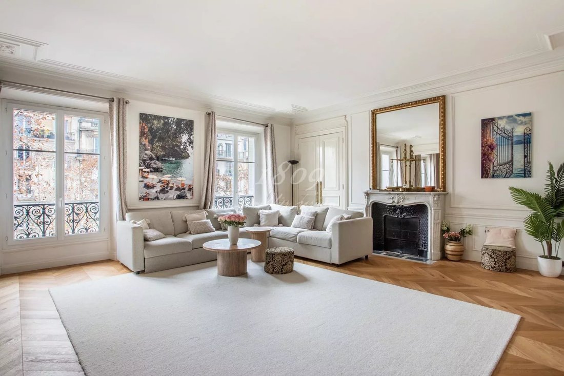 Apartment in Courcelles-Wagram, Paris 17e Arrondissement, Paris 2 - 17837254