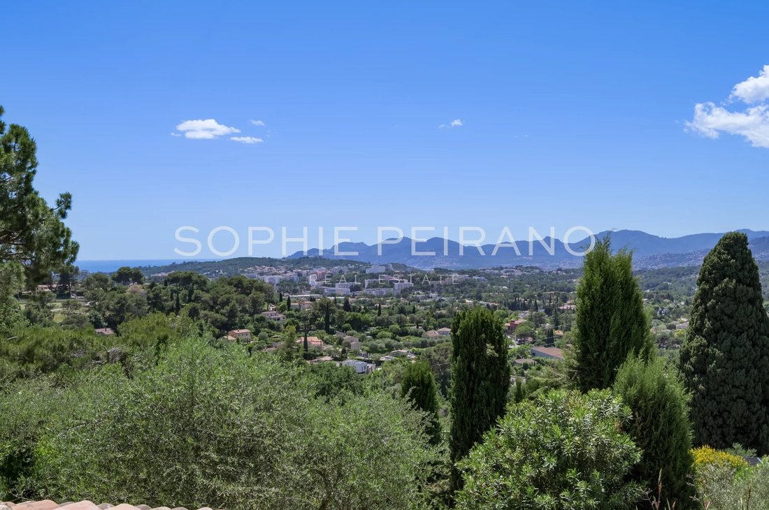 Villa in Mougins, Provence-Alpes-Côte d'Azur, France 2 - 17837485