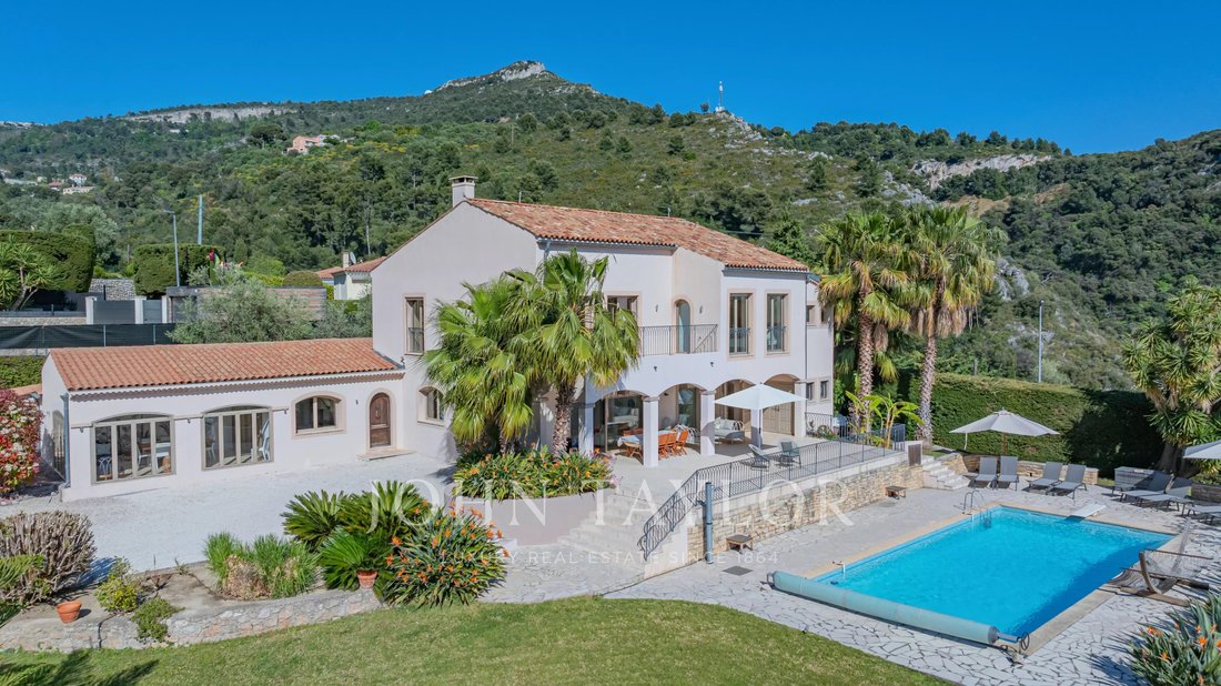 Villa in Èze, Provence-Alpes-Côte d'Azur, France 1 - 17837279