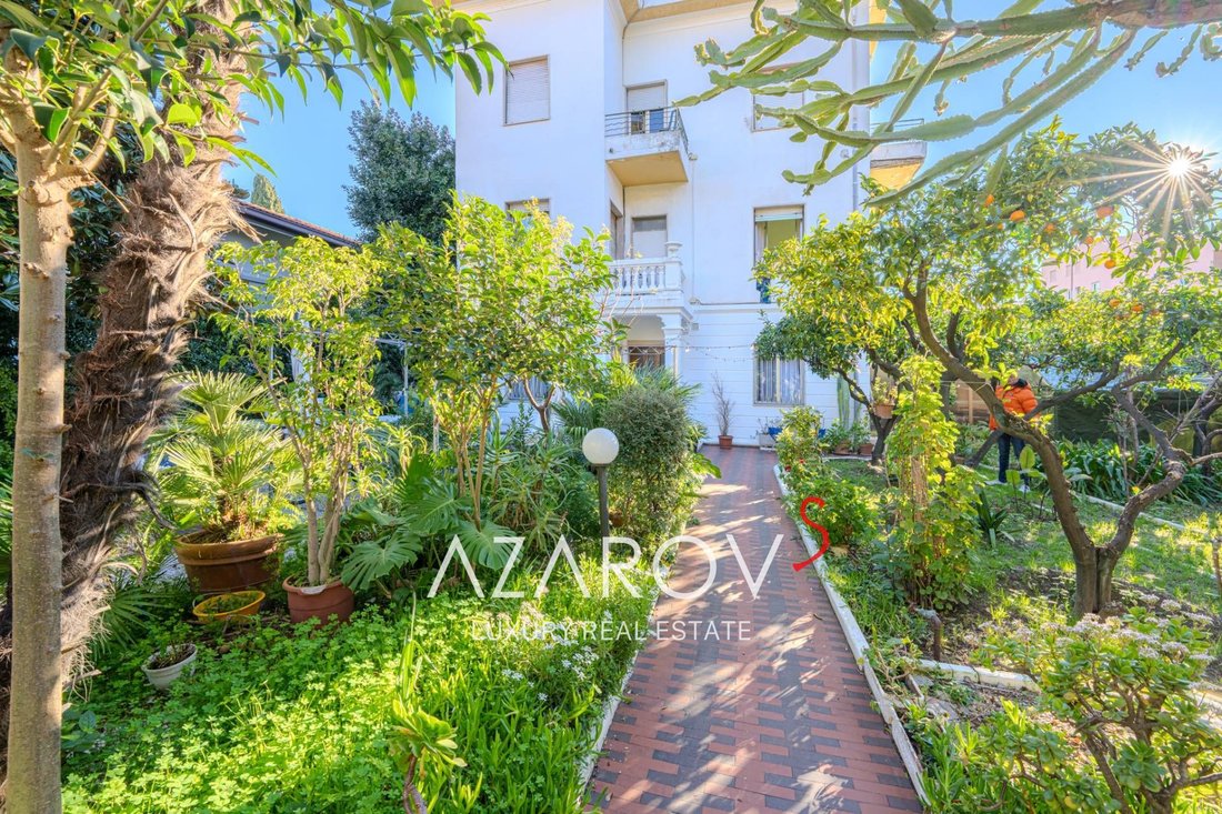 Villa in Bordighera, Liguria, Italy 1 - 15271219