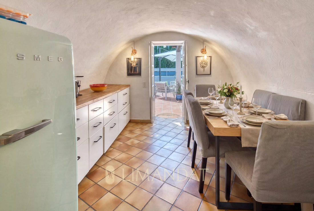 Villa in Menton, Provence-Alpes-Côte d'Azur, France 3 - 17837194