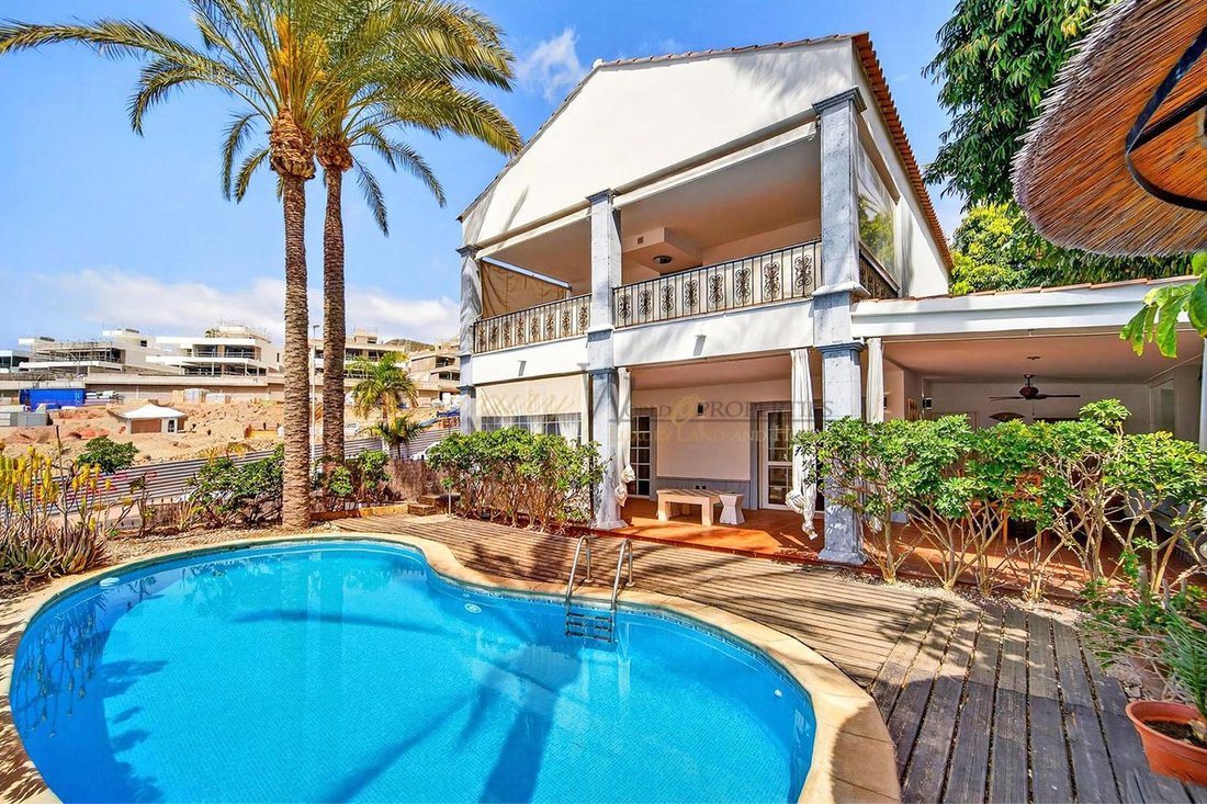Villa in Los Cristianos, Canary Islands, Spain 1 - 17836810